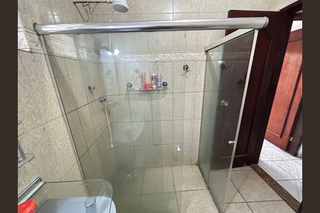 Casa à venda com 191m², 5 quartos e sem vagaBanheiro 1