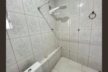 Casa à venda com 191m², 5 quartos e sem vagaBanheiro 2