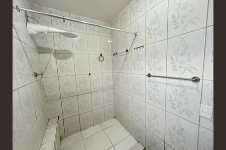 Casa à venda com 191m², 5 quartos e sem vagaBanheiro 2