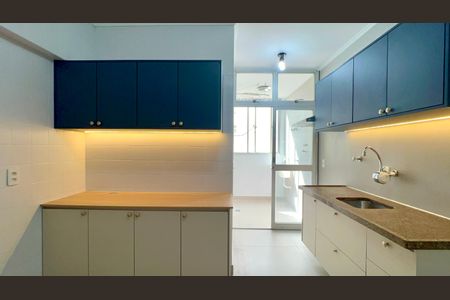 Cozinha de apartamento para alugar com 3 quartos, 100m² em Paraíso, São Paulo