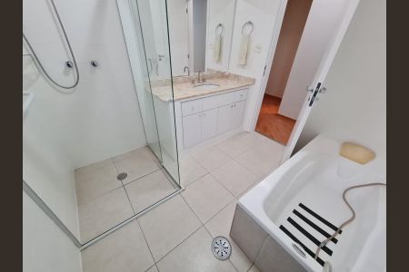 Apartamento para alugar com 160m², 3 quartos e 1 vaga