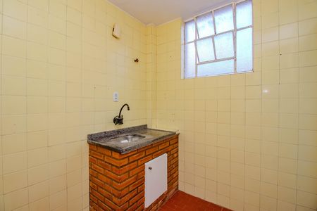 Apartamento à venda com 44m², 2 quartos e sem vaga Apartamento à venda com 44m², 2 quartos e sem vagaCozinha e Área de Serviço