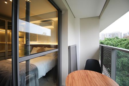Studio para alugar com 25m², 1 quarto e sem vaga Studio para alugar com 25m², 1 quarto e sem vagaVaranda