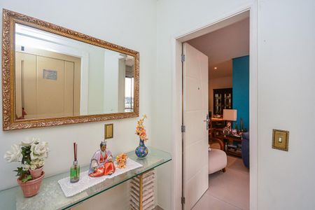 Apartamento à venda com 114m², 3 quartos e 2 vagas Apartamento à venda com 114m², 3 quartos e 2 vagasHall de entrada