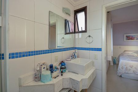 Apartamento à venda com 114m², 3 quartos e 2 vagas Apartamento à venda com 114m², 3 quartos e 2 vagasBanheiro da Suíte