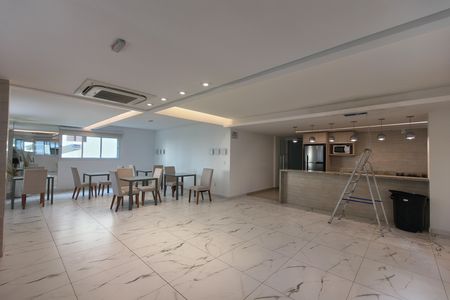 Apartamento para alugar com 107m², 2 quartos e 1 vaga Apartamento para alugar com 107m², 2 quartos e 1 vagaÁrea comum - Salão de festas