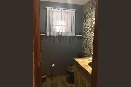 Casa à venda com 3 quartos, 219m² em Vila Adelaide Perella, Guarulhos