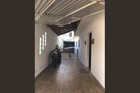 Casa à venda com 219m², 3 quartos e 6 vagas
