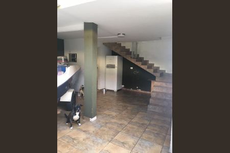 Casa à venda com 219m², 3 quartos e 6 vagas