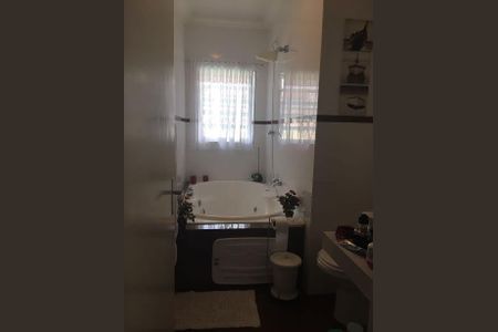 Casa à venda com 219m², 3 quartos e 6 vagas