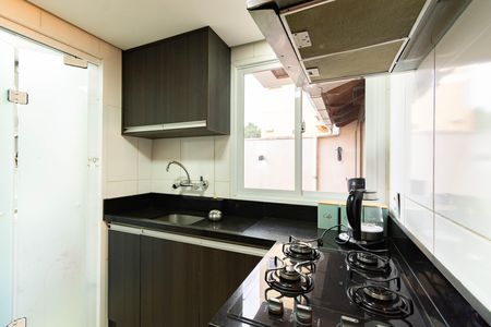 Casa de condomínio para alugar com 135m², 3 quartos e 2 vagas