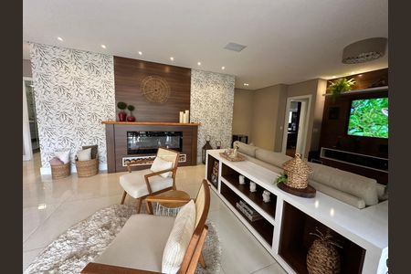 Apartamento à venda com 158m², 3 quartos e 3 vagas Apartamento à venda com 158m², 3 quartos e 3 vagasSala de TV