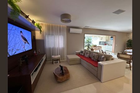 Apartamento à venda com 158m², 3 quartos e 3 vagas Apartamento à venda com 158m², 3 quartos e 3 vagasSala de TV