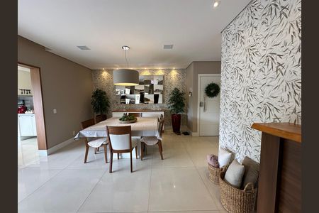 Apartamento à venda com 158m², 3 quartos e 3 vagas Apartamento à venda com 158m², 3 quartos e 3 vagasSala de Jantar