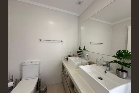 Apartamento à venda com 158m², 3 quartos e 3 vagas Apartamento à venda com 158m², 3 quartos e 3 vagasBanheiro da Suíte 3
