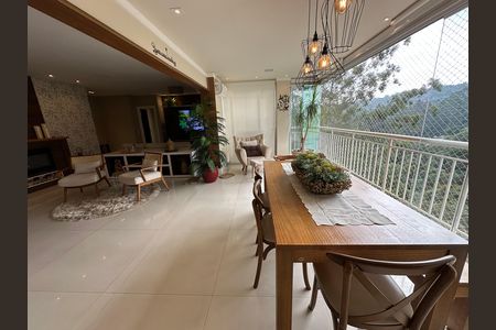 Apartamento à venda com 158m², 3 quartos e 3 vagas Apartamento à venda com 158m², 3 quartos e 3 vagasVaranda da Sala