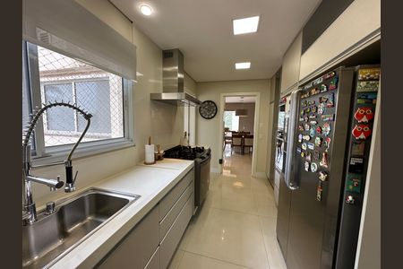 Apartamento à venda com 158m², 3 quartos e 3 vagas Apartamento à venda com 158m², 3 quartos e 3 vagasCozinha
