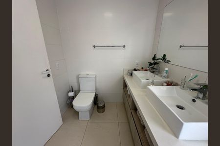 Apartamento à venda com 158m², 3 quartos e 3 vagas Apartamento à venda com 158m², 3 quartos e 3 vagasBanheiro da Suíte 3
