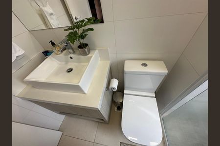 Apartamento à venda com 158m², 3 quartos e 3 vagas Apartamento à venda com 158m², 3 quartos e 3 vagasBanheiro da Suíte 2