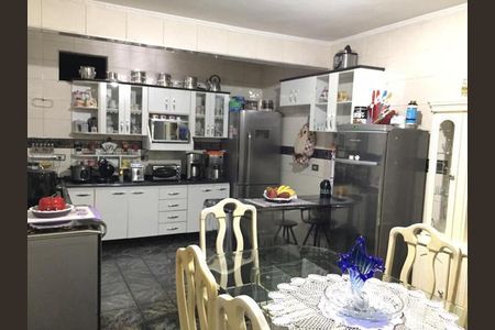 Casa à venda com 280m², 3 quartos e 2 vagas