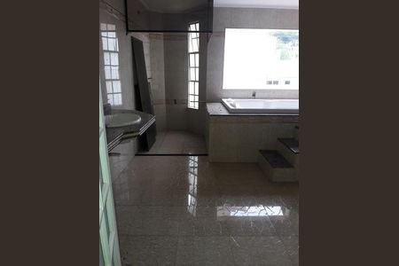 Casa à venda com 384m², 3 quartos e 8 vagas