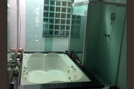 Casa à venda com 425m², 3 quartos e 8 vagas