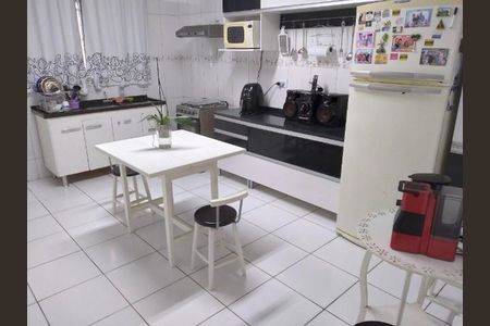 Casa à venda com 121m², 3 quartos e 2 vagas