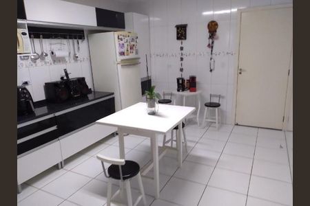 Casa à venda com 3 quartos, 121m² em Jardim America, Guarulhos
