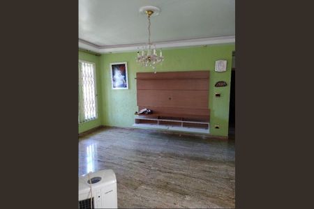Casa à venda com 3 quartos, 500m² em Vila Rosalia, Guarulhos