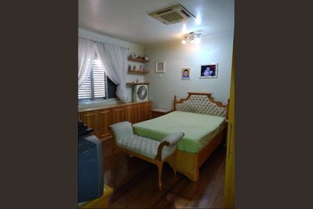 Casa à venda com 3 quartos, 500m² em Vila Rosalia, Guarulhos
