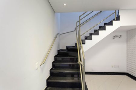 Escada de casa à venda com 3 quartos, 180m² em Castelo, Belo Horizonte