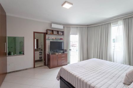 Casa à venda com 180m², 3 quartos e 2 vagas Casa à venda com 180m², 3 quartos e 2 vagasSuíte