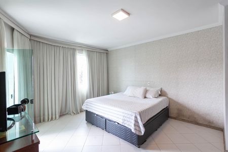 Casa à venda com 180m², 3 quartos e 2 vagas Casa à venda com 180m², 3 quartos e 2 vagasSuíte