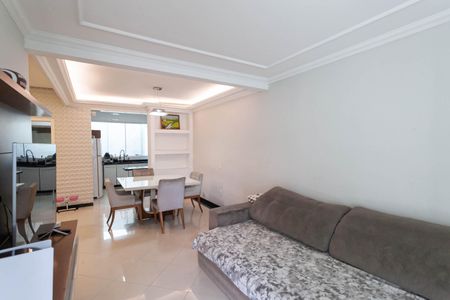 Casa à venda com 180m², 3 quartos e 2 vagas Casa à venda com 180m², 3 quartos e 2 vagasSala