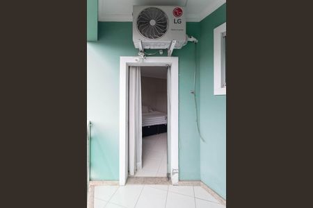Casa à venda com 180m², 3 quartos e 2 vagas Casa à venda com 180m², 3 quartos e 2 vagasVaranda da suíte