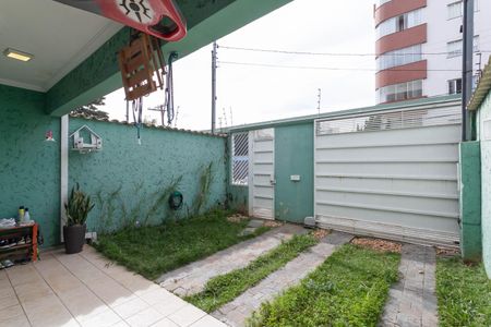 Casa à venda com 180m², 3 quartos e 2 vagas Casa à venda com 180m², 3 quartos e 2 vagasEntrada