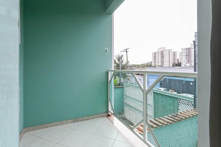 Casa à venda com 180m², 3 quartos e 2 vagas Casa à venda com 180m², 3 quartos e 2 vagasVaranda da suíte