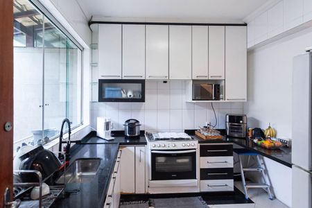 Casa à venda com 180m², 3 quartos e 2 vagas Casa à venda com 180m², 3 quartos e 2 vagasCozinha