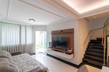 Sala de casa à venda com 3 quartos, 180m² em Castelo, Belo Horizonte