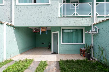Casa à venda com 180m², 3 quartos e 2 vagas Casa à venda com 180m², 3 quartos e 2 vagasEntrada