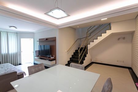 Sala de casa à venda com 3 quartos, 180m² em Castelo, Belo Horizonte