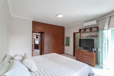 Casa à venda com 180m², 3 quartos e 2 vagas Casa à venda com 180m², 3 quartos e 2 vagasSuíte