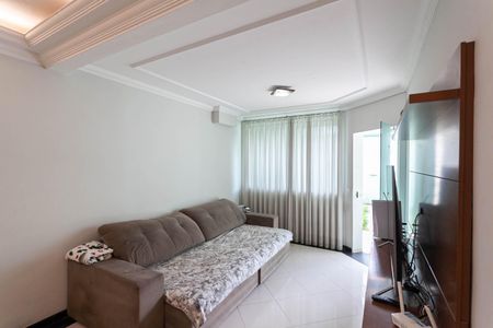 Casa à venda com 180m², 3 quartos e 2 vagas Casa à venda com 180m², 3 quartos e 2 vagasSala