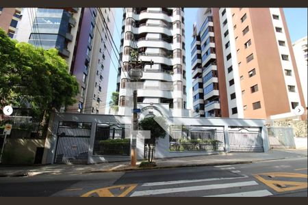 Studio à venda com 32m², 1 quarto e 1 vaga Studio à venda com 32m², 1 quarto e 1 vagaFachada