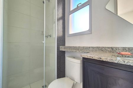 Apartamento para alugar com 64m², 2 quartos e 1 vaga Apartamento para alugar com 64m², 2 quartos e 1 vagaBanheiro da Suíte