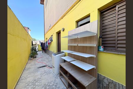 Casa à venda com 200m², 4 quartos e 2 vagas Casa à venda com 200m², 4 quartos e 2 vagasÁrea de serviço - Casa 3