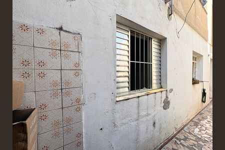 Casa à venda com 200m², 4 quartos e 2 vagas Casa à venda com 200m², 4 quartos e 2 vagasÁrea de Serviço - Casa 2