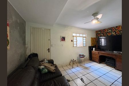 Casa à venda com 200m², 4 quartos e 2 vagas Casa à venda com 200m², 4 quartos e 2 vagasSala - Casa 2
