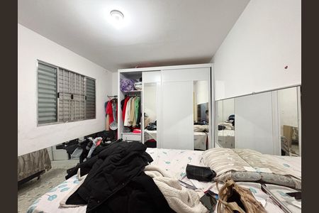 Casa à venda com 200m², 4 quartos e 2 vagas Casa à venda com 200m², 4 quartos e 2 vagasQuarto - Casa 3