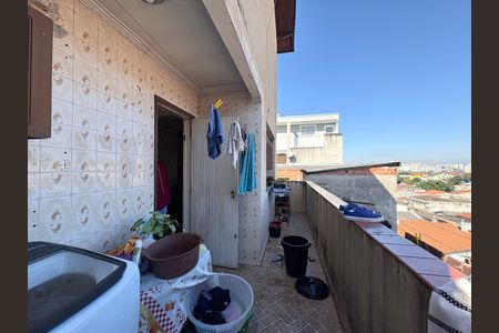 Casa à venda com 200m², 4 quartos e 2 vagas Casa à venda com 200m², 4 quartos e 2 vagasÁrea de serviço- Casa 1